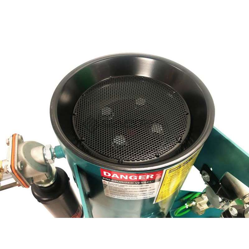 MultiBlast PRO45 – 20 Litre – Sandblasting Pot Machine Full Package With Blast Nozzle No. 2 1/8″ (3.2mm) Suitable For 20 – 25 CFM Compressors