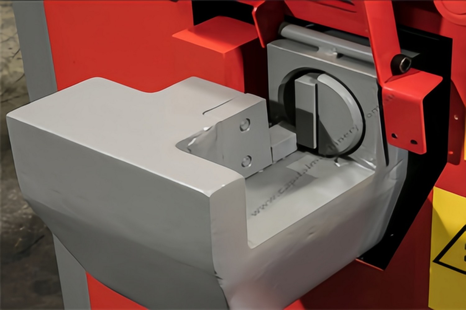 02 Icaro Bar Cutting Station