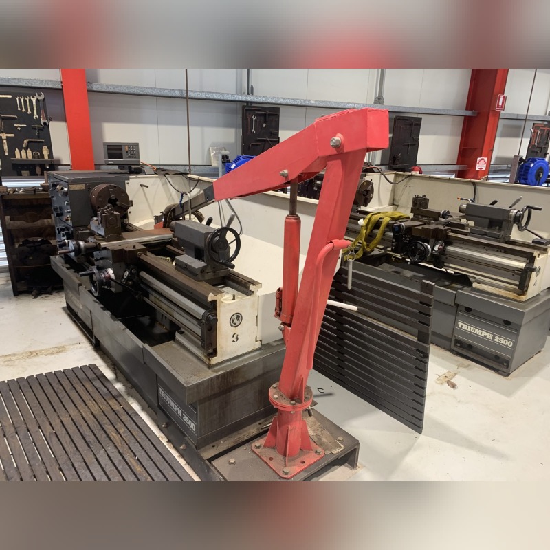 Used Lathe Collection with Harrison M400, Triumph VS2500 and Master VS3200