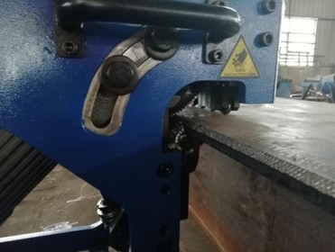 Low Speed Gear Cutter Edge Beveling Process