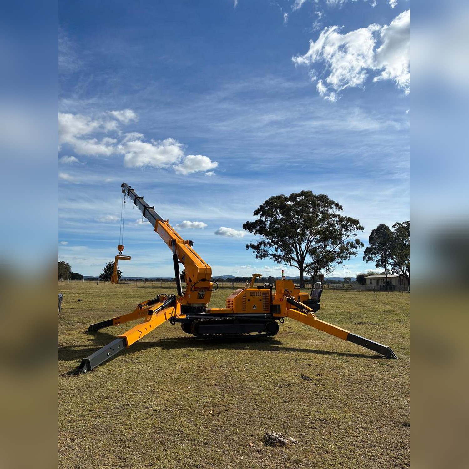 Used Toros TRSZ80 – 8-Tonne Mini Crawler Crane with Remote Control & Man Cage Used Toros TRSZ80 – 8-Tonne Mini Crawler Crane with Remote Control & Man Cage